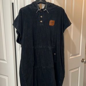 Black Slowtide terrycloth changing robe